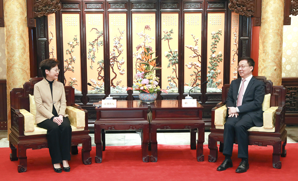 韩正会见林郑月娥、贺一诚